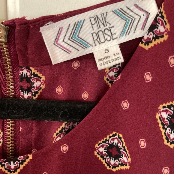 ❤️‍🔥5/20$ PINK ROSE💫Women’s Burgundy Printed Halter Style Lightweight Tank Top - Picture 6 of 10